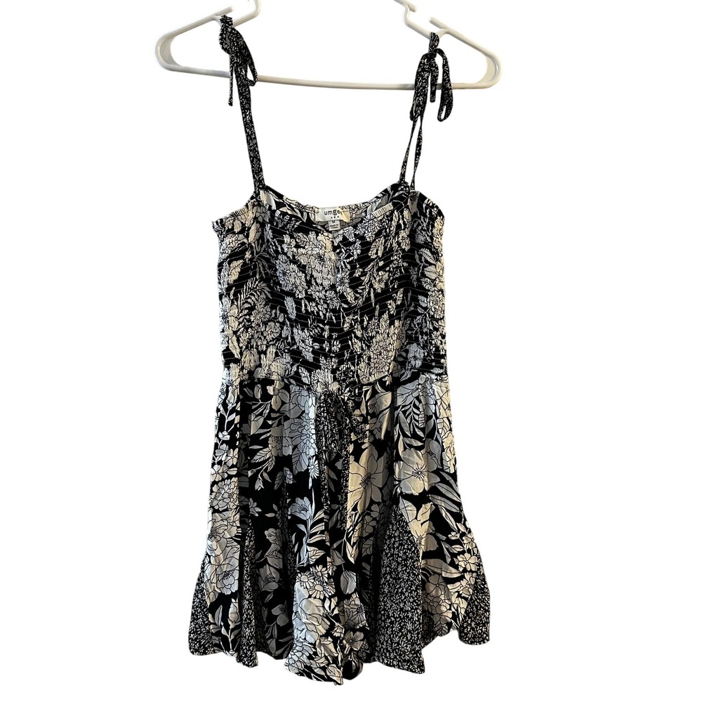 Umgee USA Black White Floral Smocked Tank Tie Shoulder M6128 Women's Medium